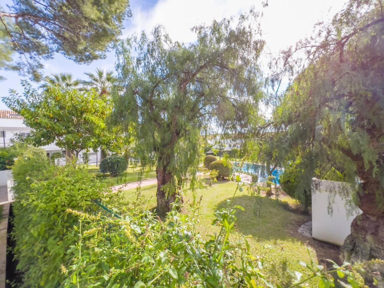 マルベーリャBajo Con Jardin En La Milla De Oroアパートメント エクステリア 写真